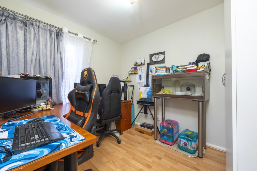 2 Bedroom Property for Sale in D